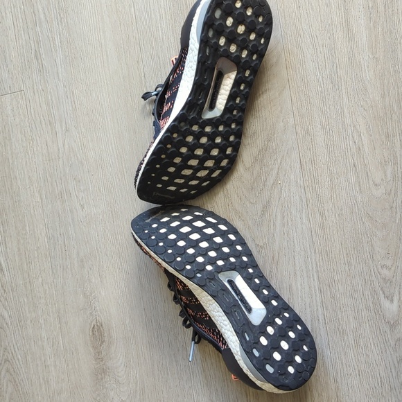 Adidas Ultra boost.  BA8278 - Picture 3 of 4